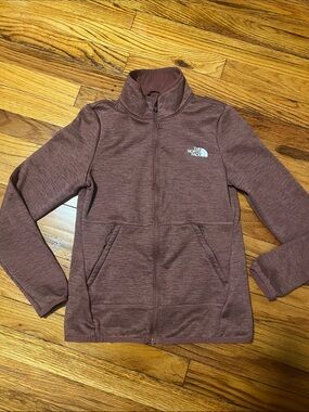 Women’s north face sweater